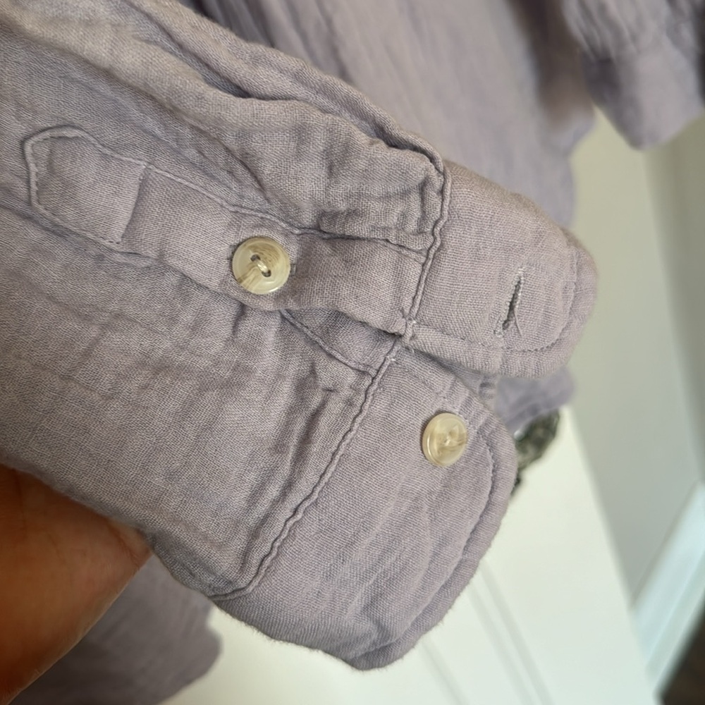 Universal Threads Women’s Buttondown - Size Large - image 3